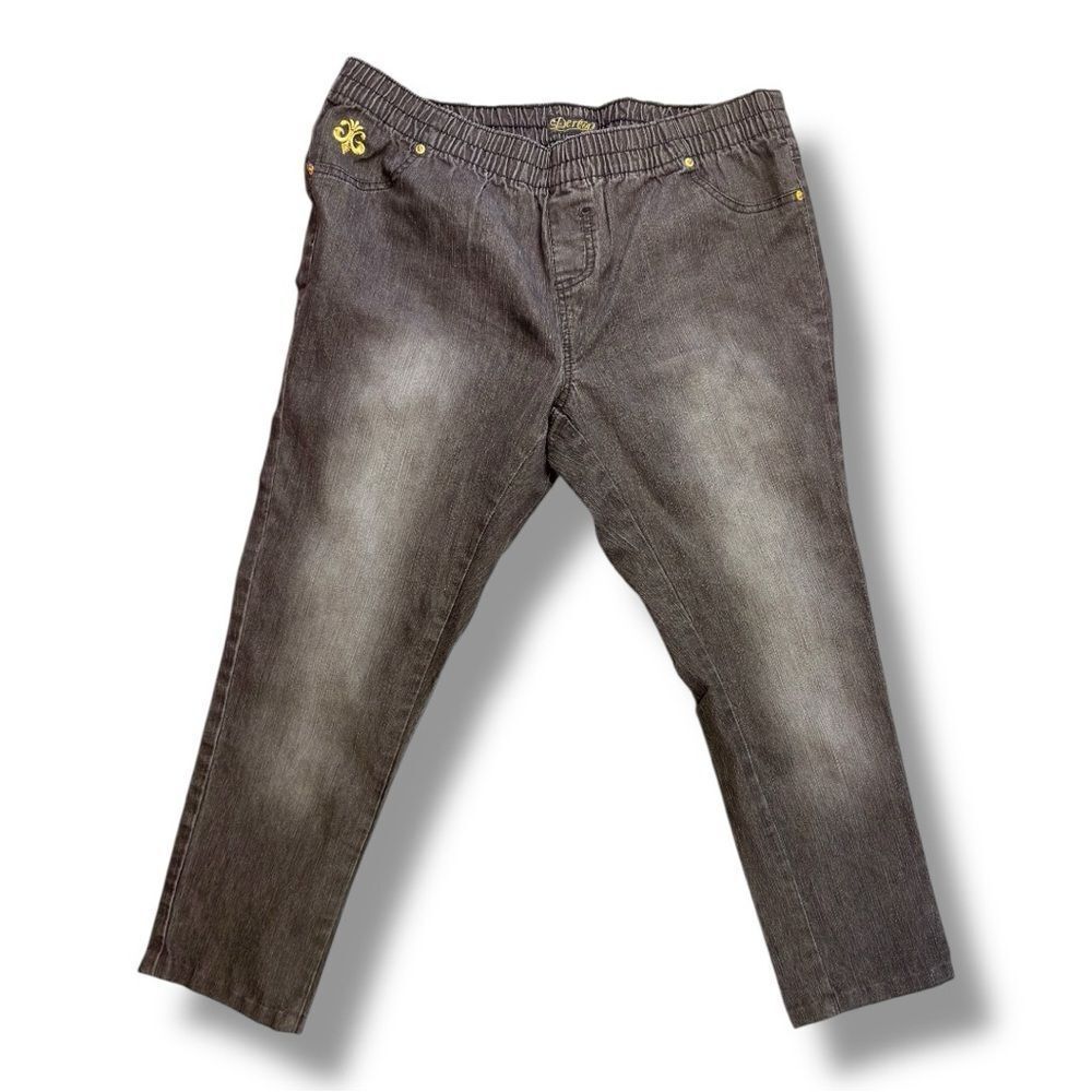 Dereon Gray Relaxed Jeans with 
 Gold Accents Sz 18W